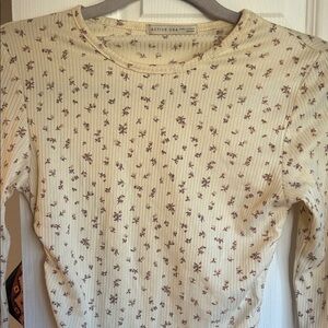 Active USA Cream Floral Long Sleeve Top